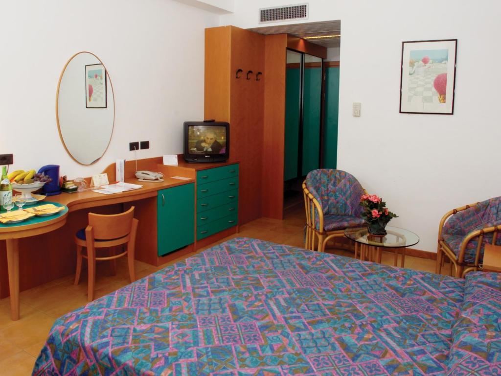 Hotel Le Terrazze Letojanni Rum bild