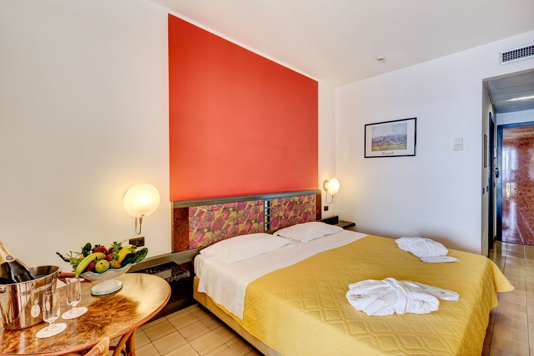 Hotel Le Terrazze Letojanni Exteriör bild
