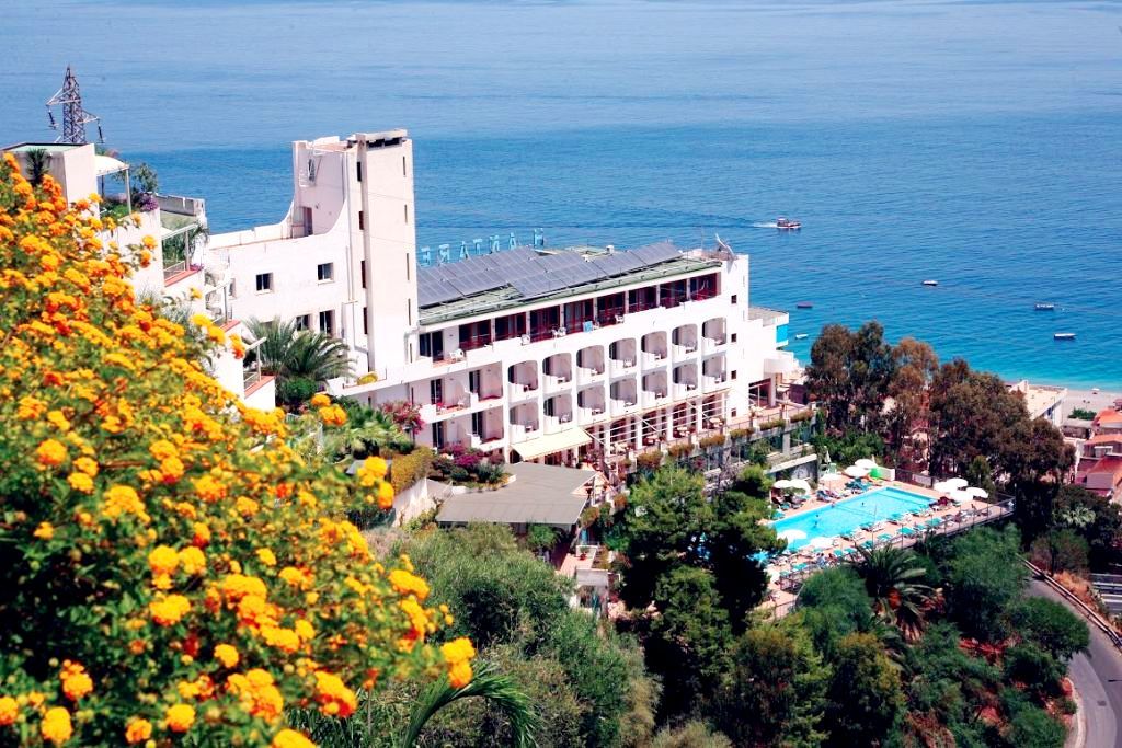 Hotel Le Terrazze Letojanni Exteriör bild